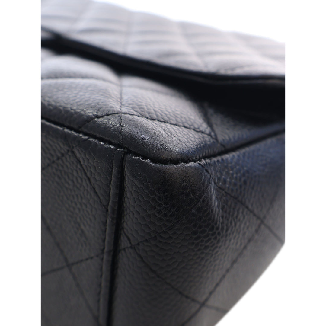 Chanel Sac porté épaule Classic Double rabat Maxi Cuir caviar Noir – vue 6 – GABY PARIS