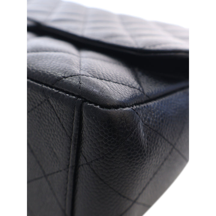 Chanel Sac porté épaule Classic Double rabat Maxi Cuir caviar Noir – vue 6 – GABY PARIS
