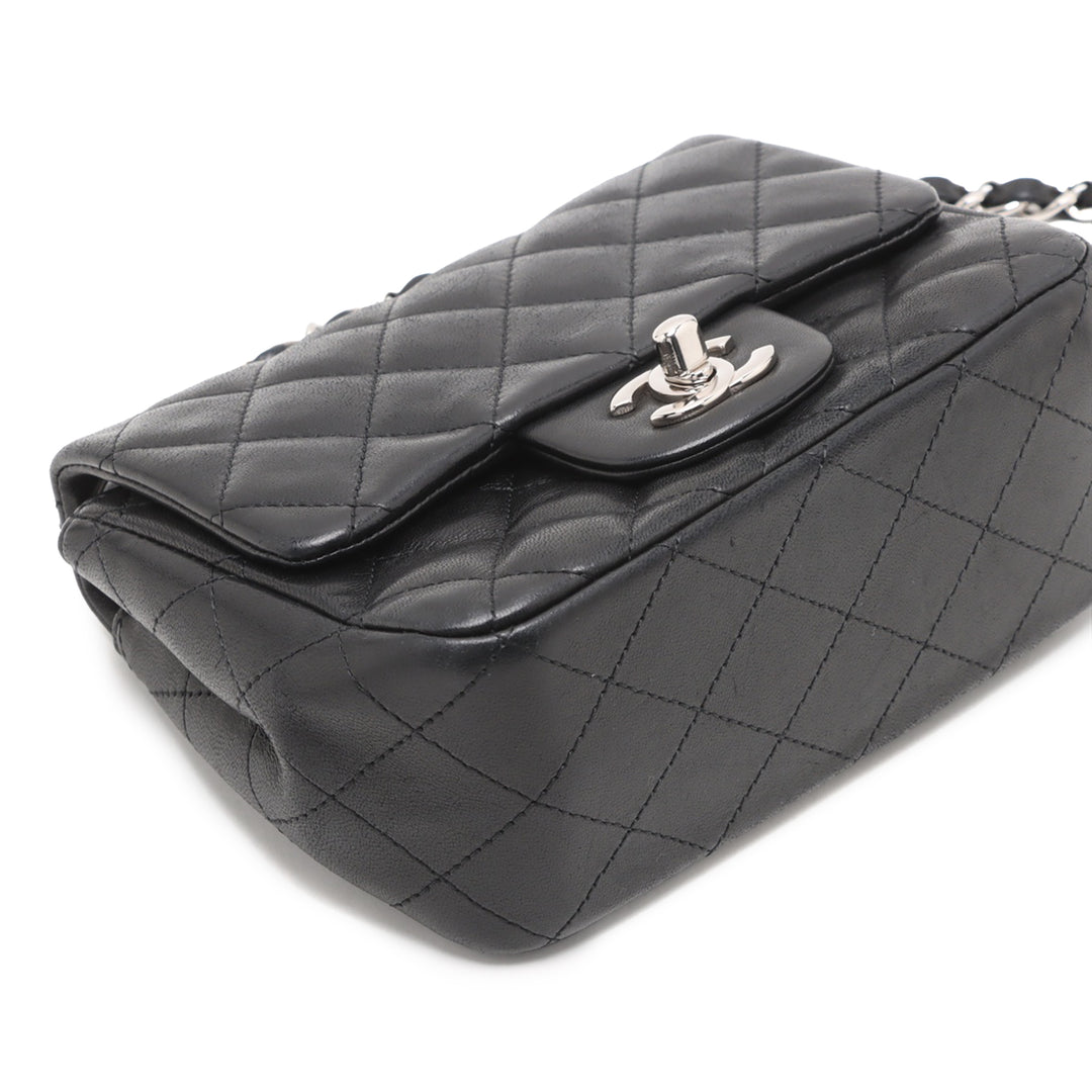 Chanel Mini Square Classic Cuir d’agneau Simple rabat
