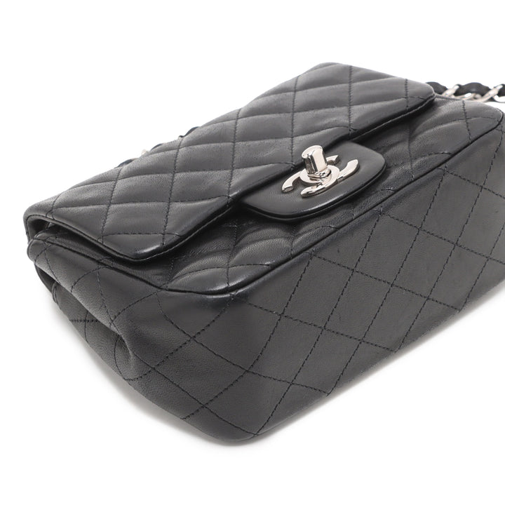 Chanel Mini Square Classic Cuir d’agneau Simple rabat