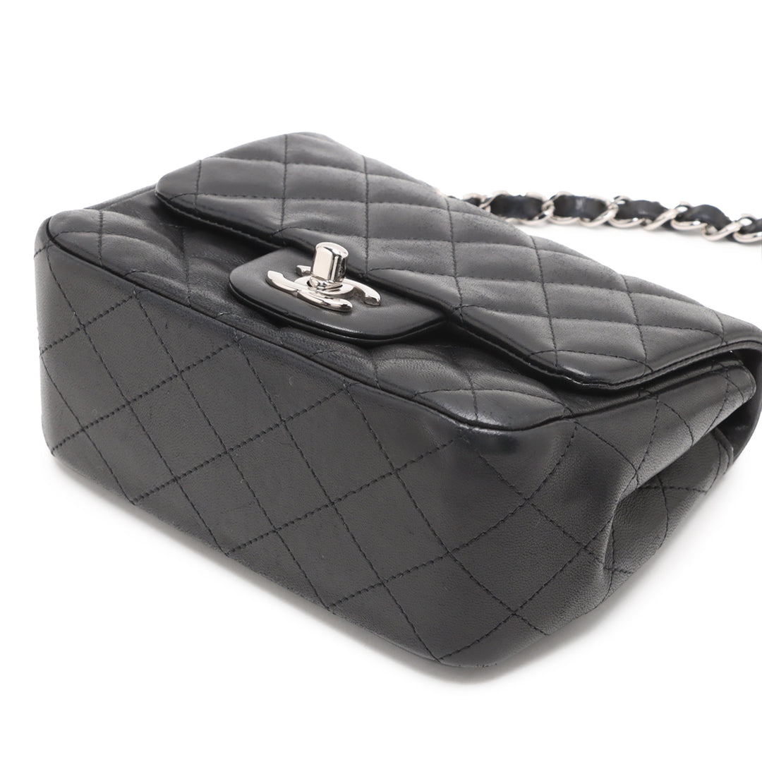 Chanel Mini Square Classic Cuir d’agneau Simple rabat