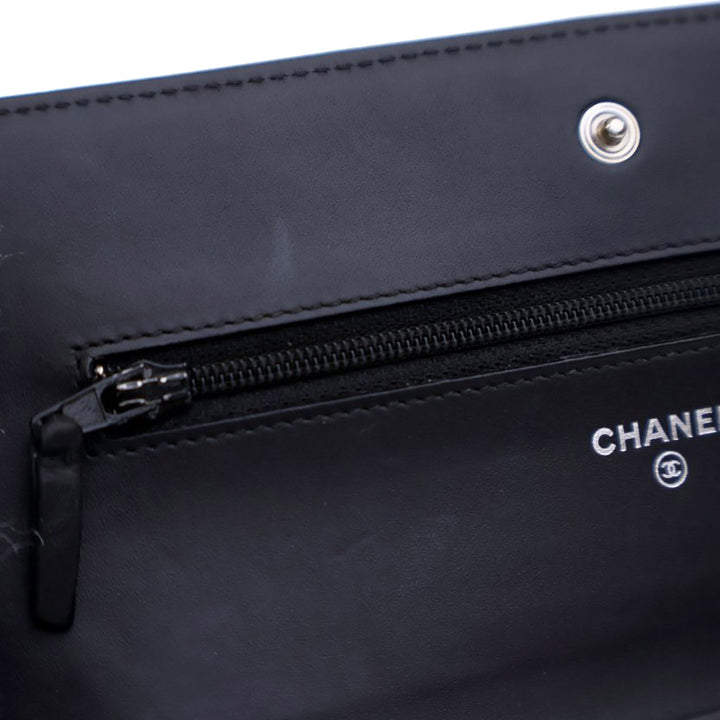 CC Quilted Patent Wallet On Chain Black - Gaby Paris