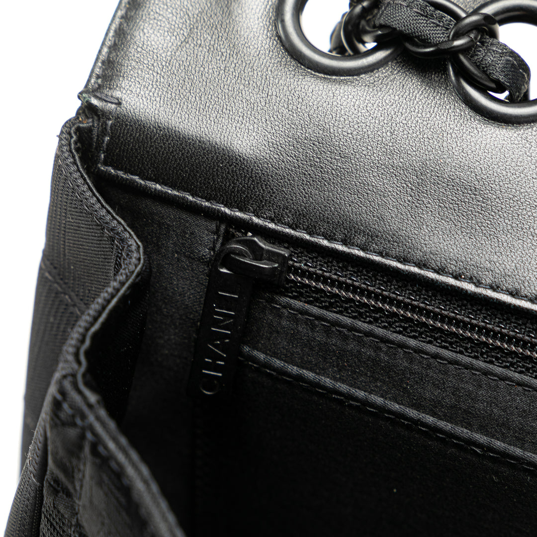 Chanel New Travel Line Medium Nylon Simple rabat Noir
