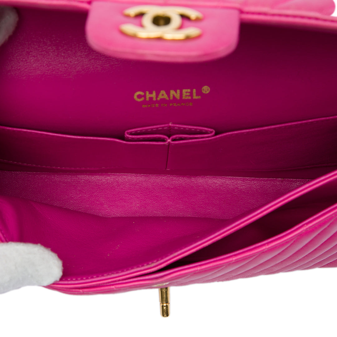 Chanel Classic Chevron Double rabat Moyen Cuir d'agneau Rose – vue 4 – GABY PARIS