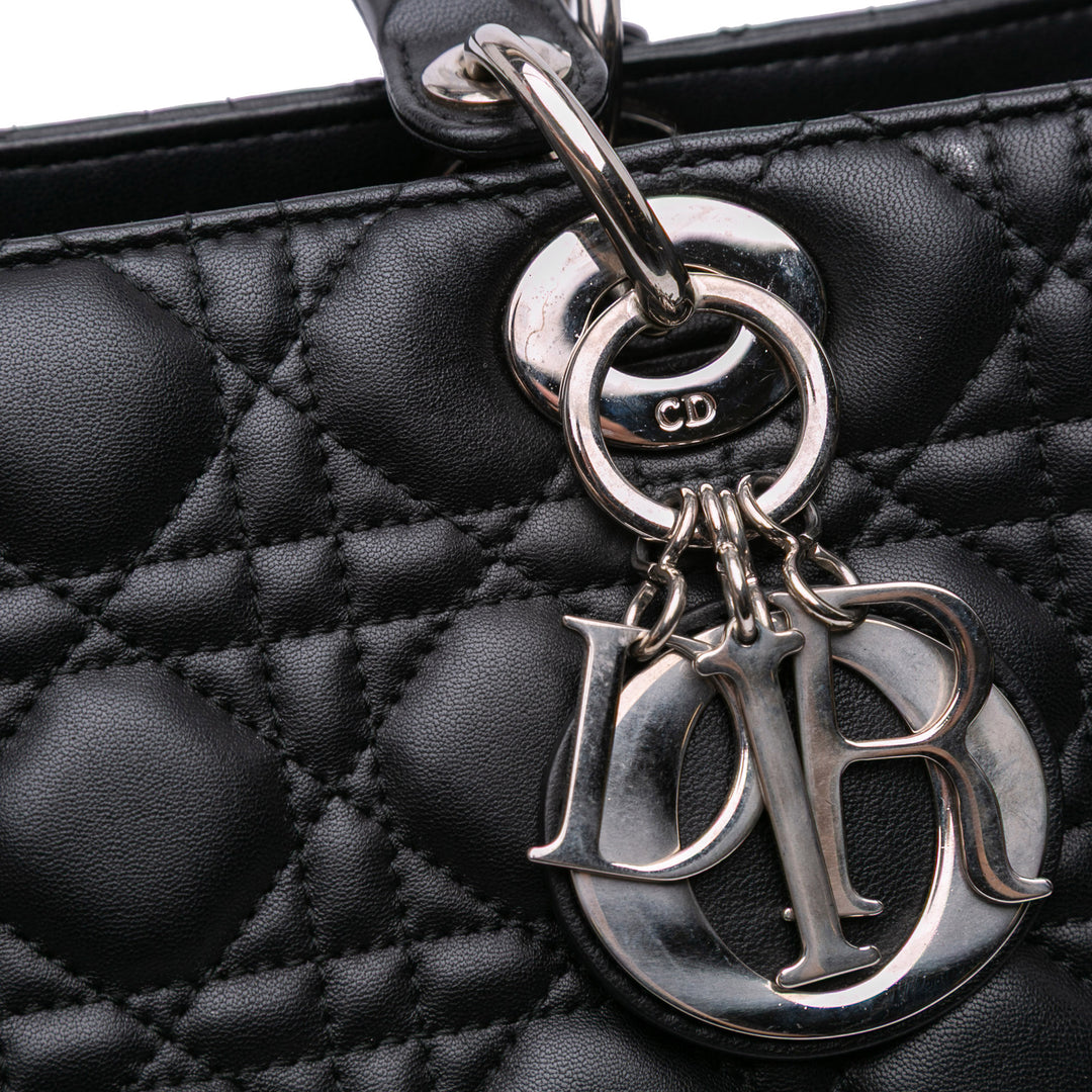 Dior Large Cuir d’agneau Cannage Lady Dior