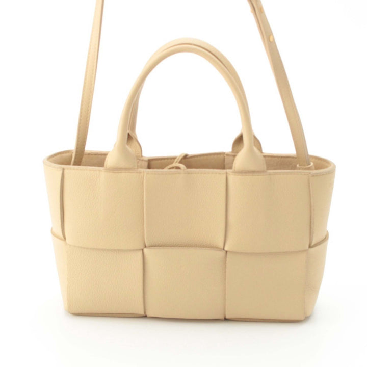 Intreccio Arco Cabas Petit Cuir d'agneau Beige