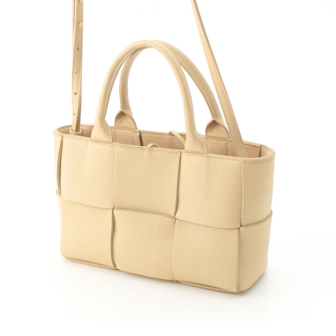Intreccio Arco Cabas Petit Cuir d'agneau Beige