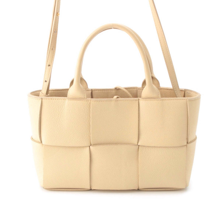 Intreccio Arco Cabas Petit Cuir d'agneau Beige