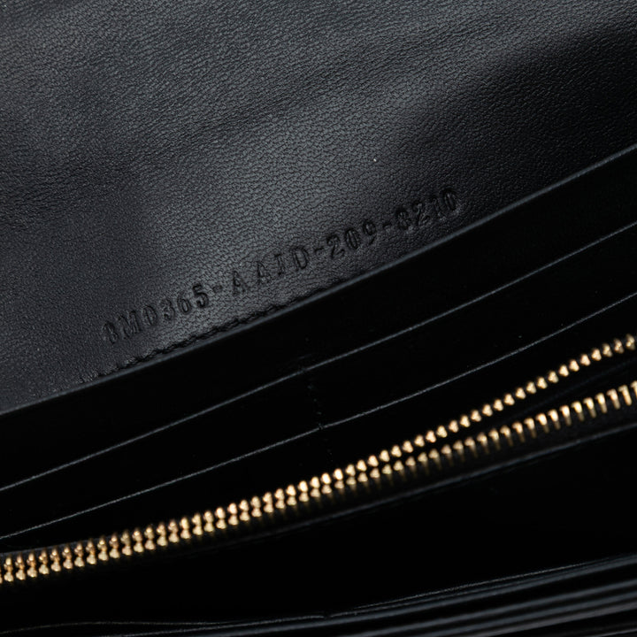 Fendi Zucca embossé Nappa Baguette Continental Portefeuille avec chaîne