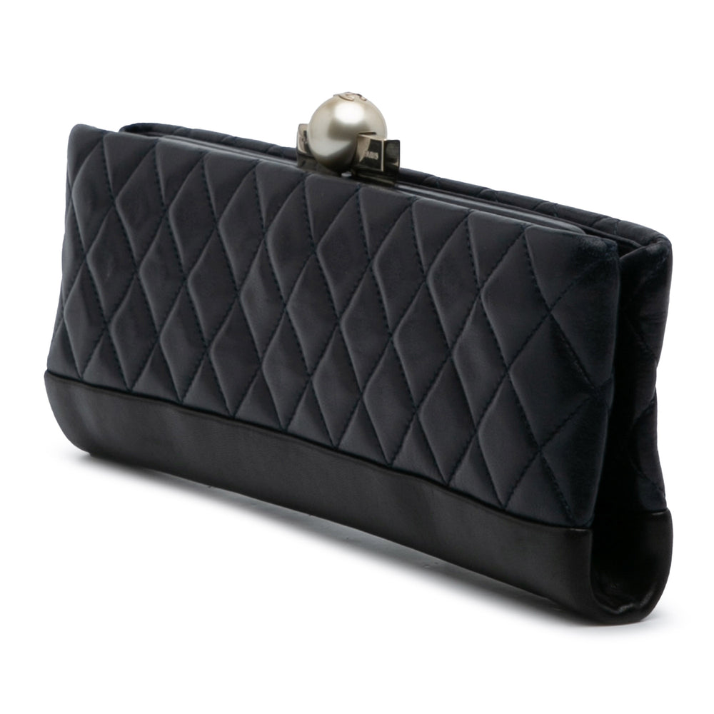 Chanel CC Quilted Cuir d’agneau Pearl Pochette Noir – GABY PARIS Authentique