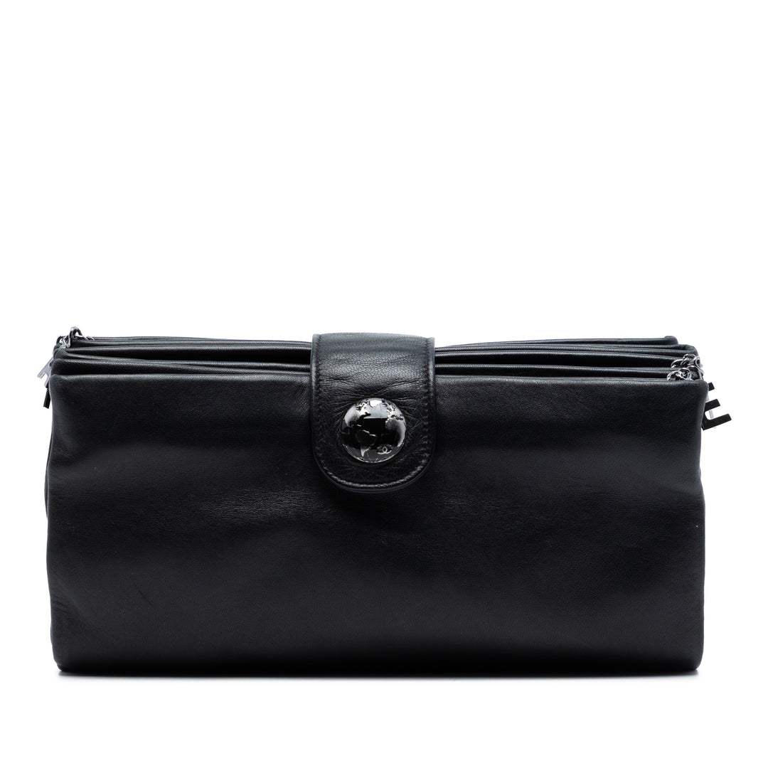 Chanel Globe Emblem Pochette Cuir d'agneau