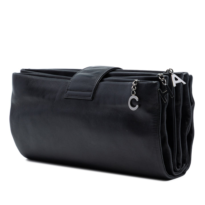 Chanel Globe Emblem Pochette Cuir d'agneau