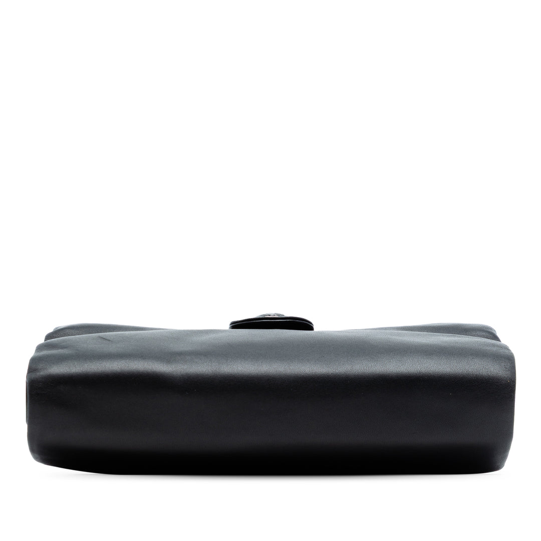 Chanel Globe Emblem Pochette Cuir d'agneau