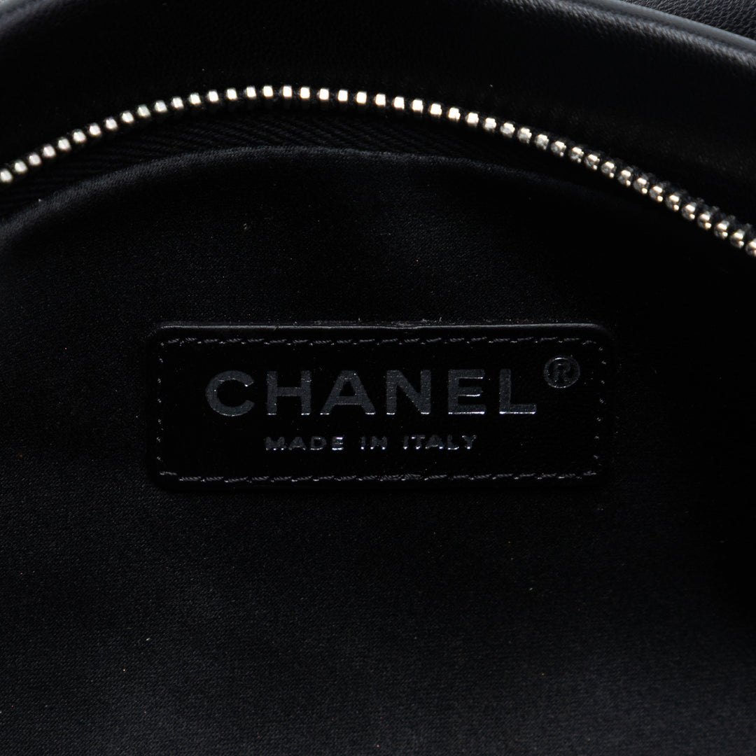 Chanel Globe Emblem Pochette Cuir d'agneau