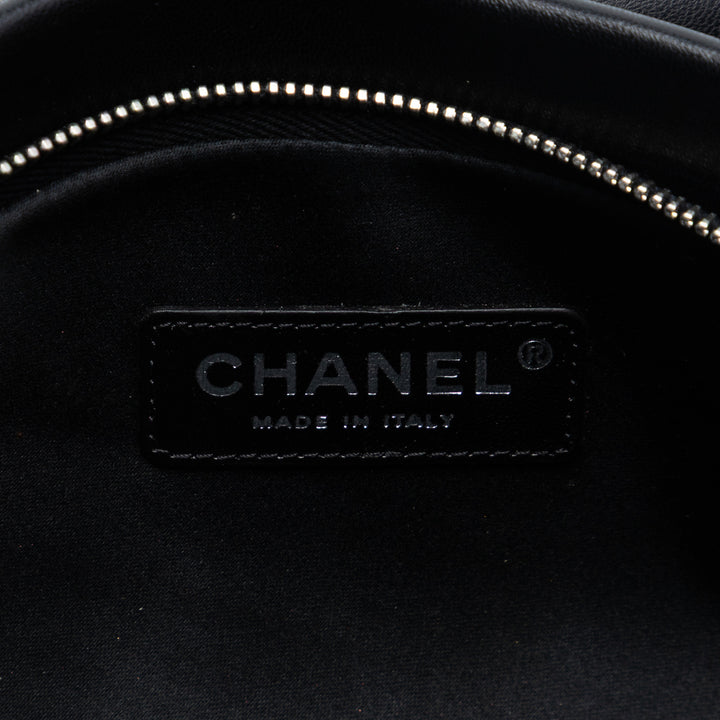 Chanel Globe Emblem Pochette Cuir d'agneau