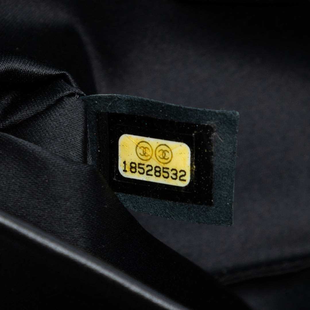 Chanel Globe Emblem Pochette Cuir d'agneau