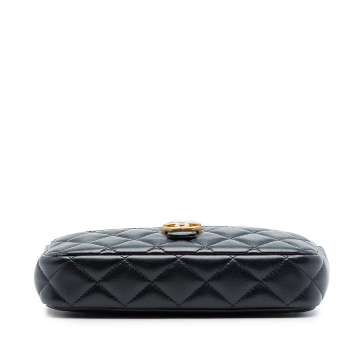 Chanel CC Matelassé Cuir d’agneau et Daim Double Zip Phone Holder avec chaîne