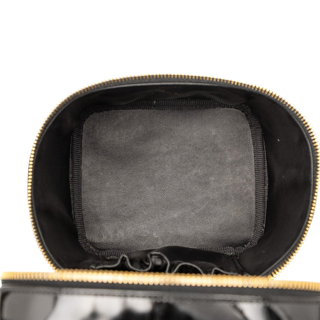 Chanel CC Cuir verni Vanity Bag