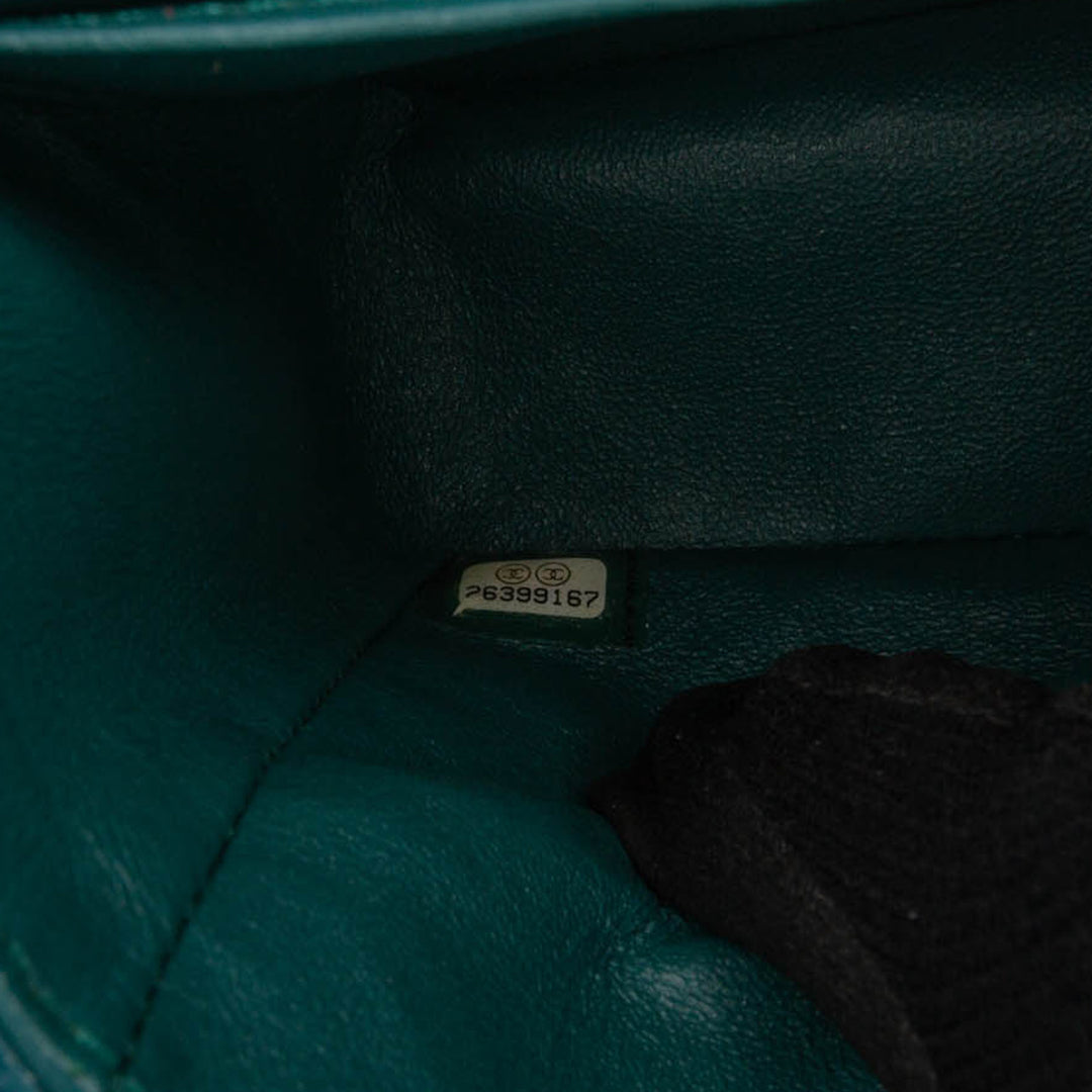 Chanel Small Classic Chevron Caviar Double rabat Bleu