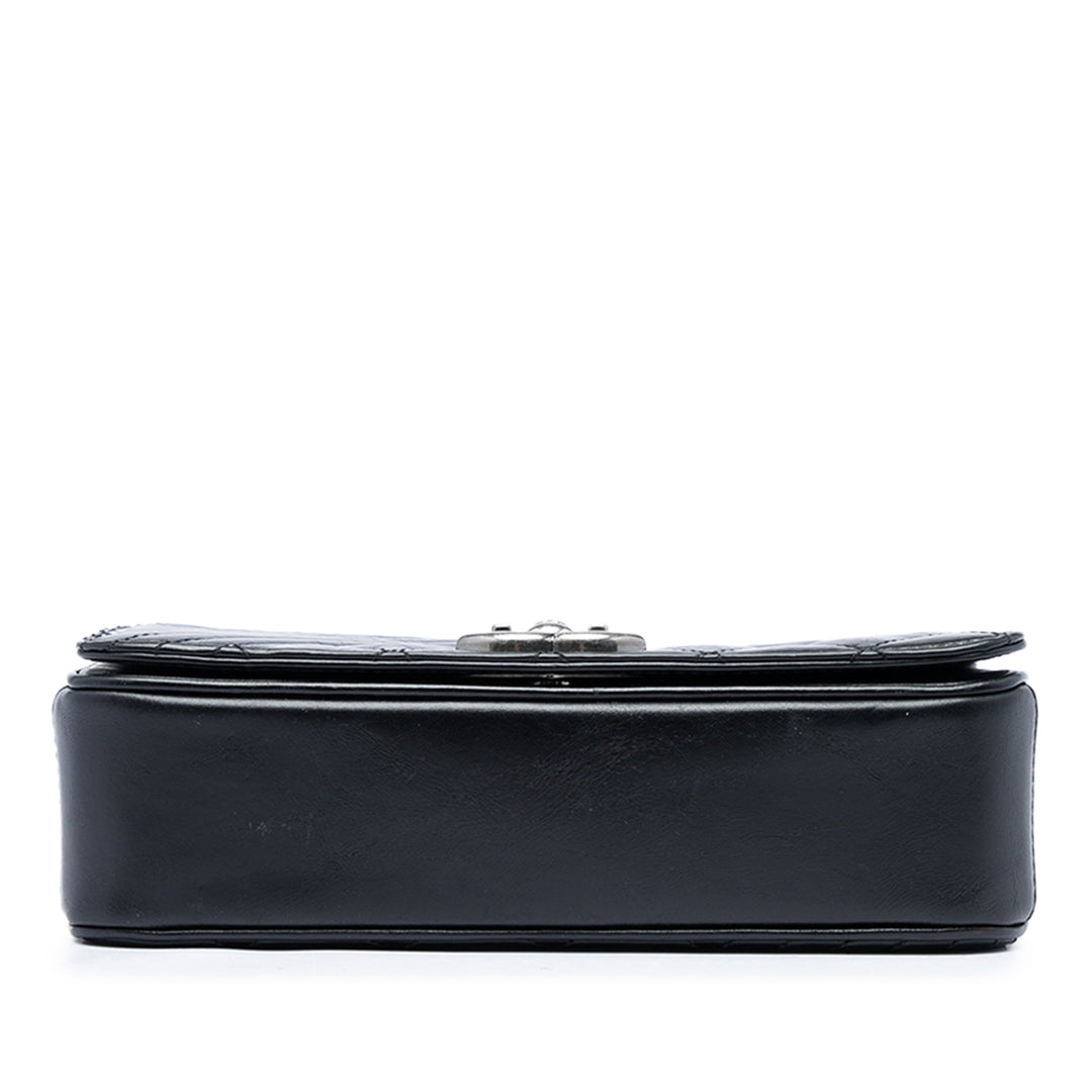 Chanel Matelassé vieilli Coco Boy à rabat Petit Cuir de veau Noir – vue 3 – GABY PARIS