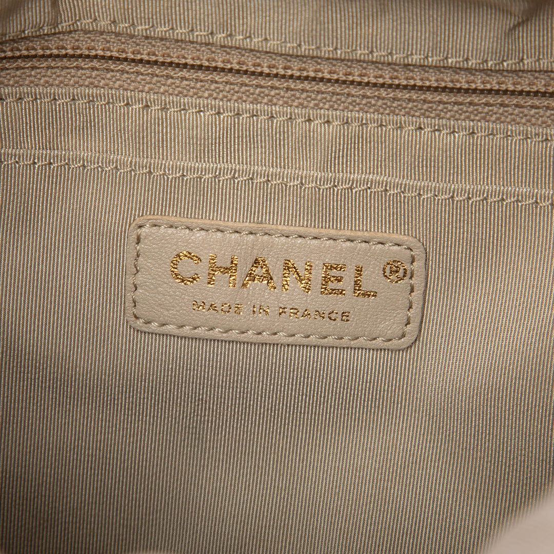 Chanel Medium Matelassé Houndstooth Tweed et Cuir de veau Tabatiere Kisslock Fold Over Sac porté croisé