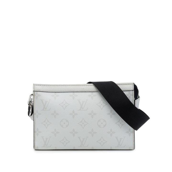 Louis Vuitton Portefeuille Taigarama Gaston Wearable Monogram Blanc – vue principale – GABY PARIS