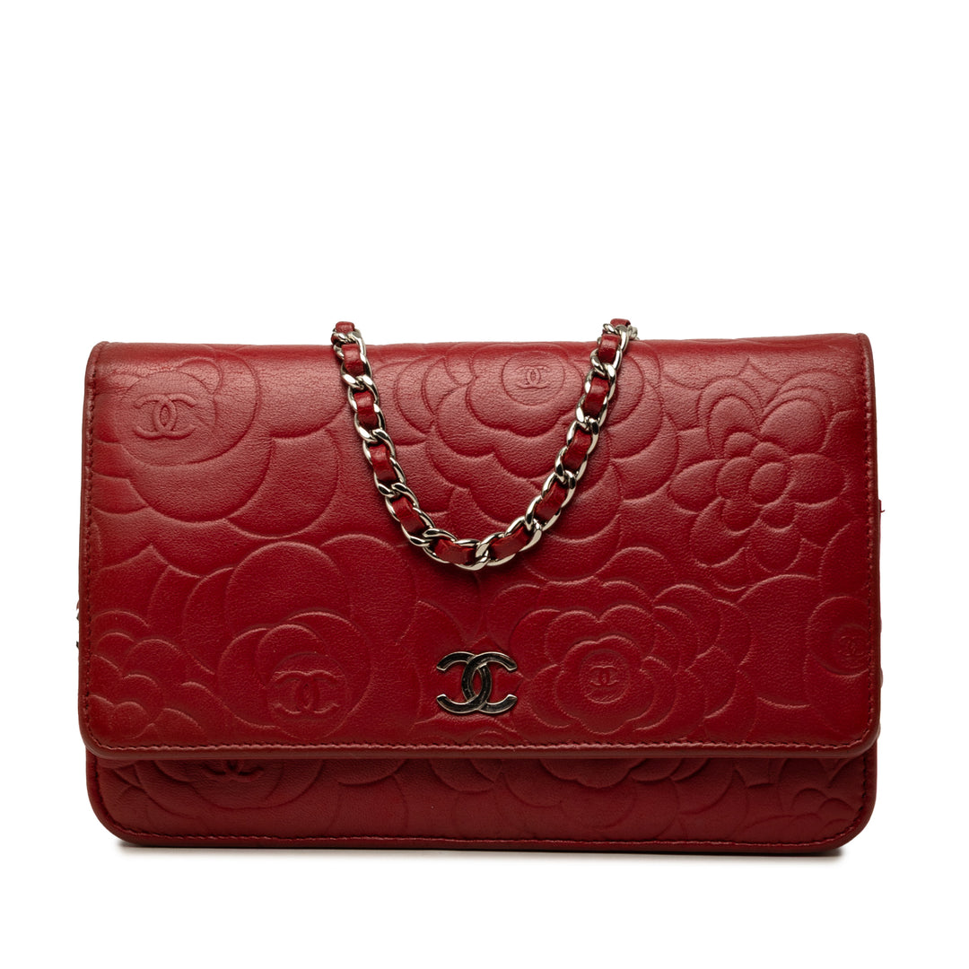Chanel CC embossé Camellia Wallet on Chain Cuir d'agneau Rouge – vue principale – GABY PARIS