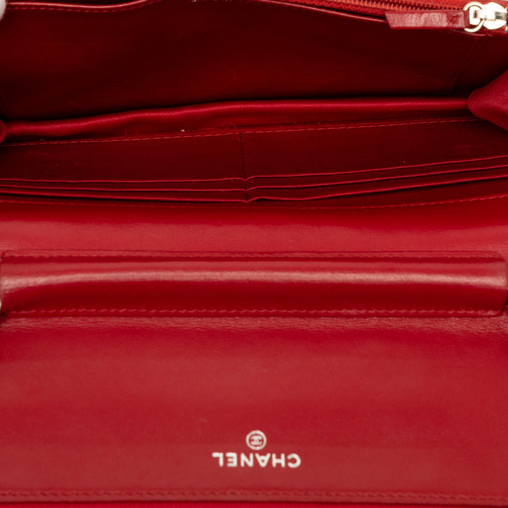 Chanel CC embossé Camellia Wallet on Chain Cuir d'agneau Rouge – vue 4 – GABY PARIS