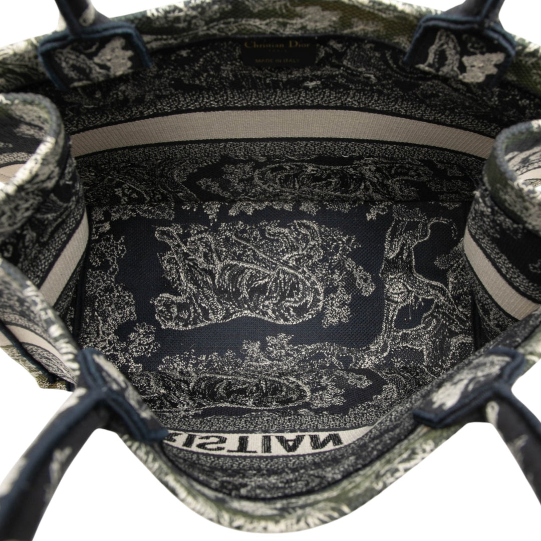 Dior Book Tote brodé Reverse Dioriviera De Jouy Moyen Bleu – vue 4 – GABY PARIS