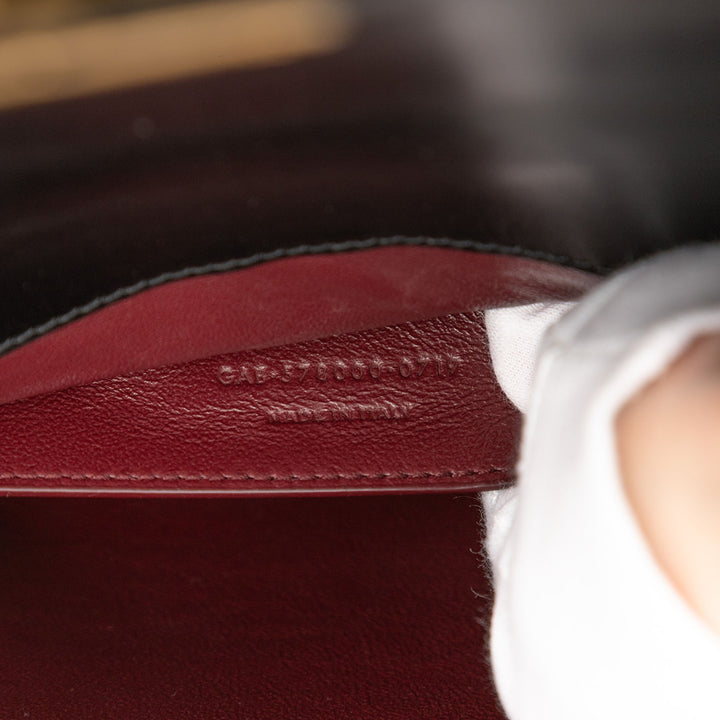 Saint Laurent Medium Cuir de veau et Daim Classic Monogram Cassandra anse supérieure Bag