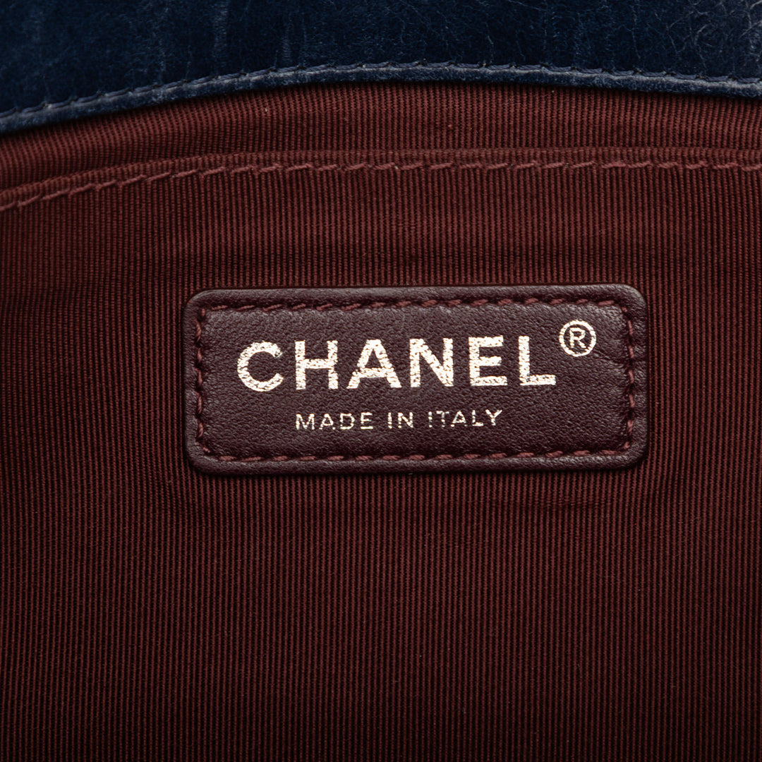 Chanel Old Medium Matelassé Glazed Cuir de veau Sac rond à chaîne Boy à rabat