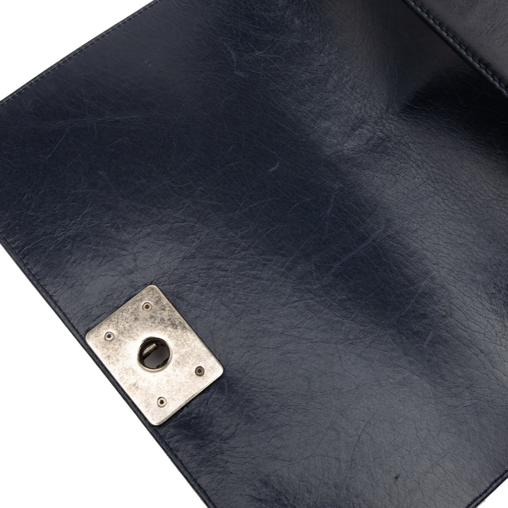 Chanel Old Medium Matelassé Glazed Cuir de veau Sac rond à chaîne Boy à rabat