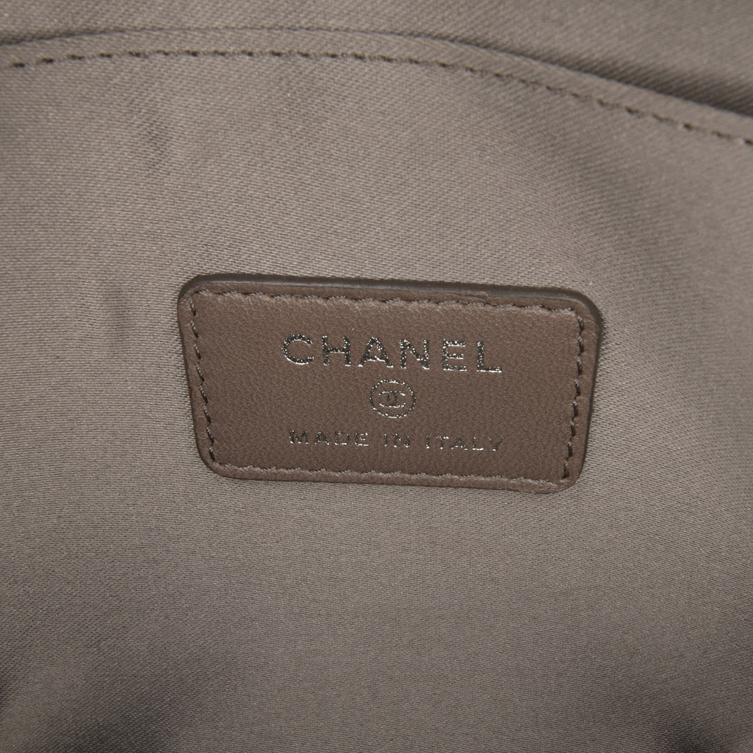 Chanel Matelassé Precious Symbols Pochette Vert – vue 5 – GABY PARIS