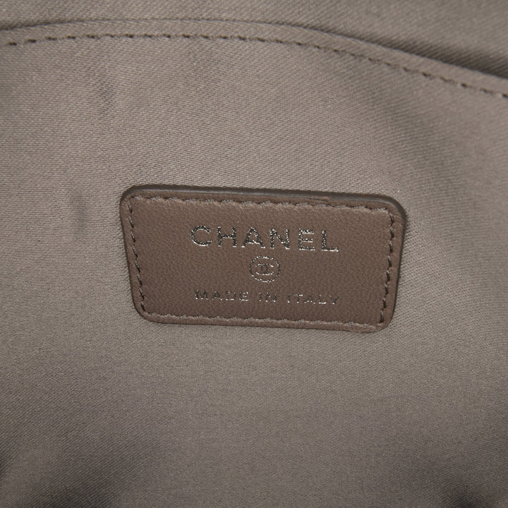 Chanel Matelassé Precious Symbols Pochette Vert – vue 5 – GABY PARIS