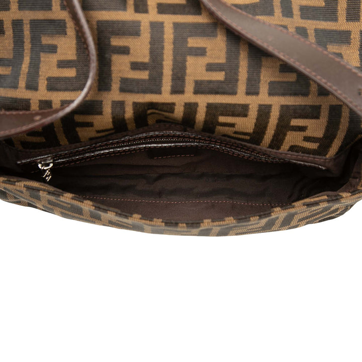 Fendi Zucca Baguette Marron – vue 4 – GABY PARIS