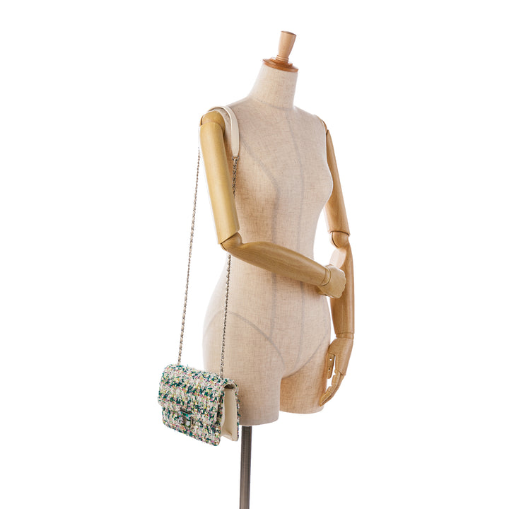 Chanel Tweed Beauty Lock Flap Bag Vert – GABY PARIS Authentique