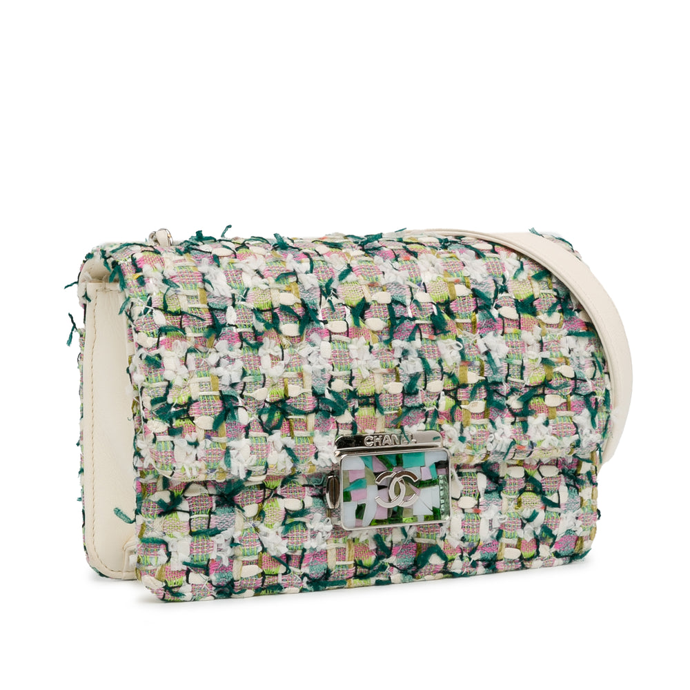 Chanel Tweed Beauty Lock Flap Bag Vert – GABY PARIS Authentique