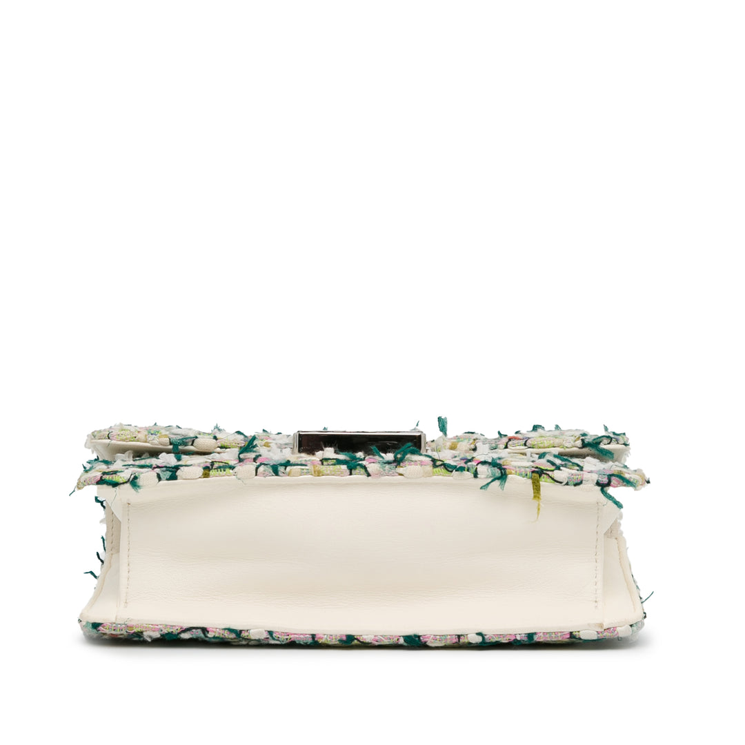Chanel Tweed Beauty Lock Flap Bag Vert – GABY PARIS Authentique