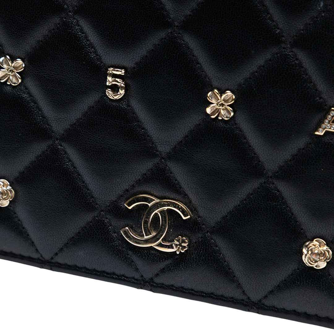 Chanel CC Matelassé Cuir d’agneau Lucky Charms Wallet On Chain