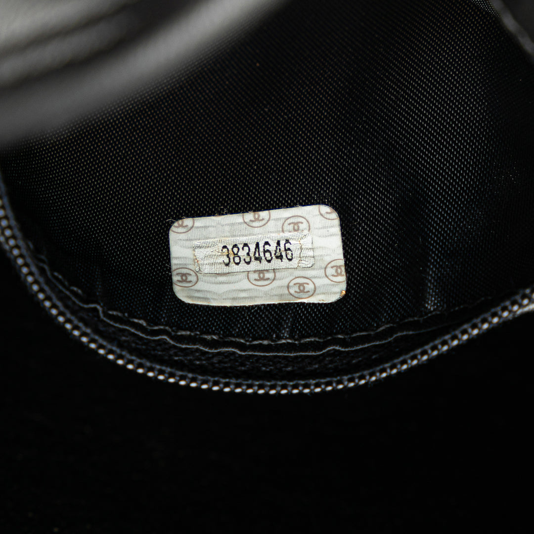 Chanel Quilted Cuir d’agneau Sac caméra Noir
