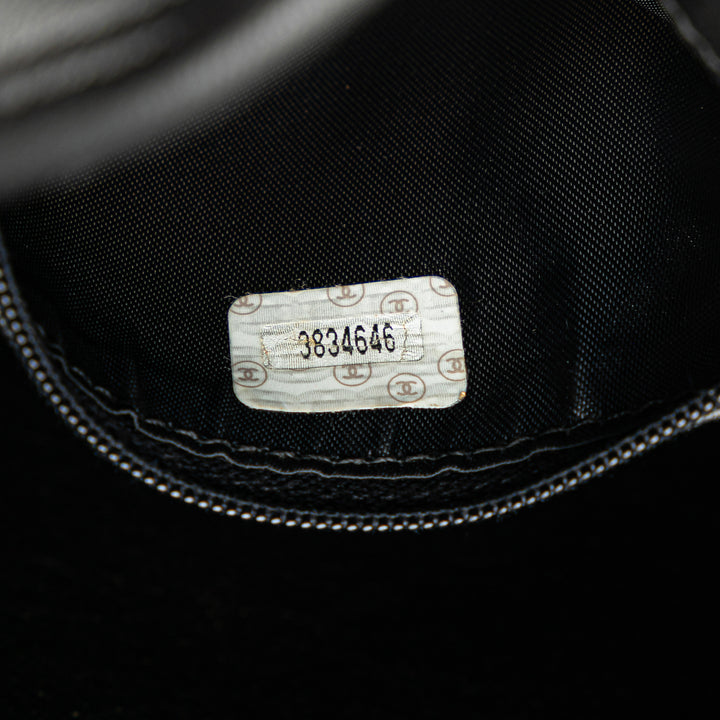 Chanel Quilted Cuir d’agneau Sac caméra Noir