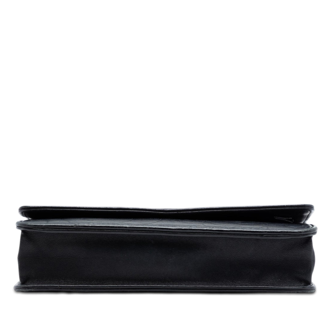 Chanel CC embossé Cuir d’agneau Camellia Wallet on Chain