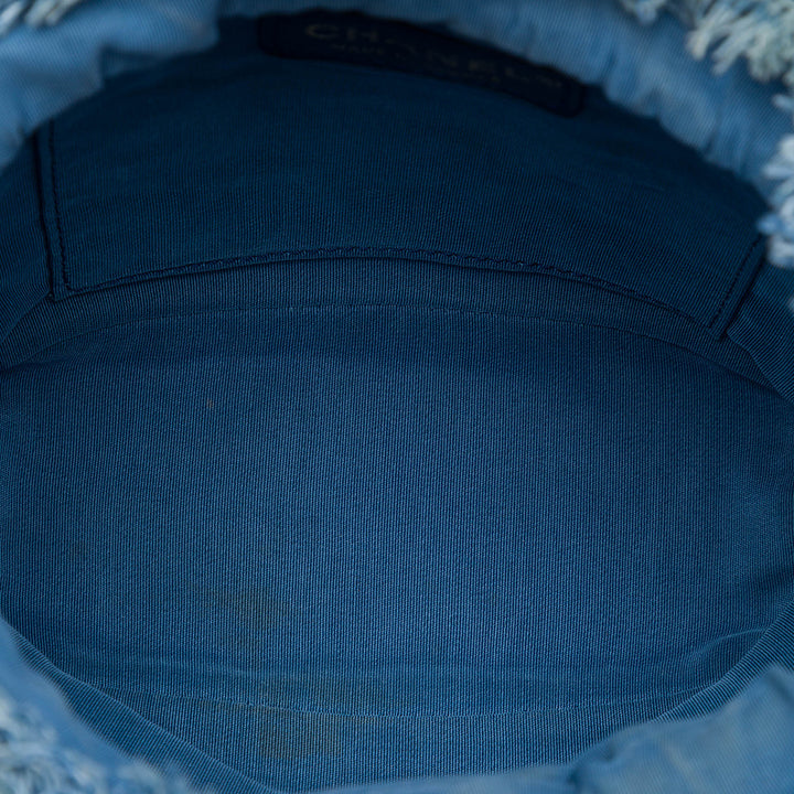 Chanel Matelassé Mood Seau avec chaîne Petit Jean Bleu – vue 4 – GABY PARIS