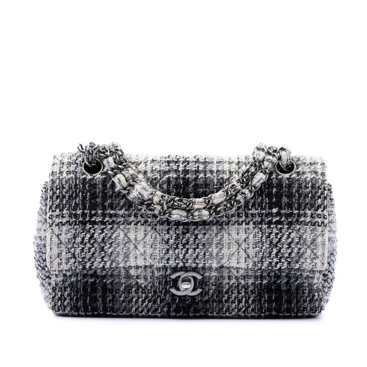 Chanel Classic Matelassé Double rabat Moyen Tweed Noir – vue principale – GABY PARIS