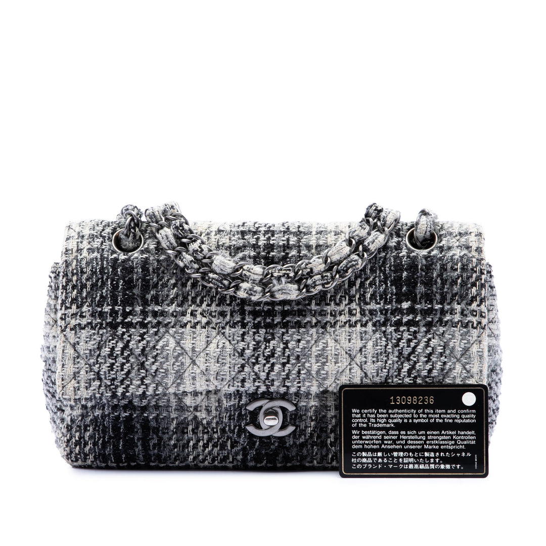 Chanel Classic Matelassé Double rabat Moyen Tweed Noir – vue 7 – GABY PARIS