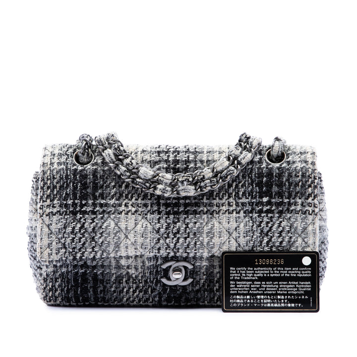 Chanel Classic Matelassé Double rabat Moyen Tweed Noir – vue 7 – GABY PARIS