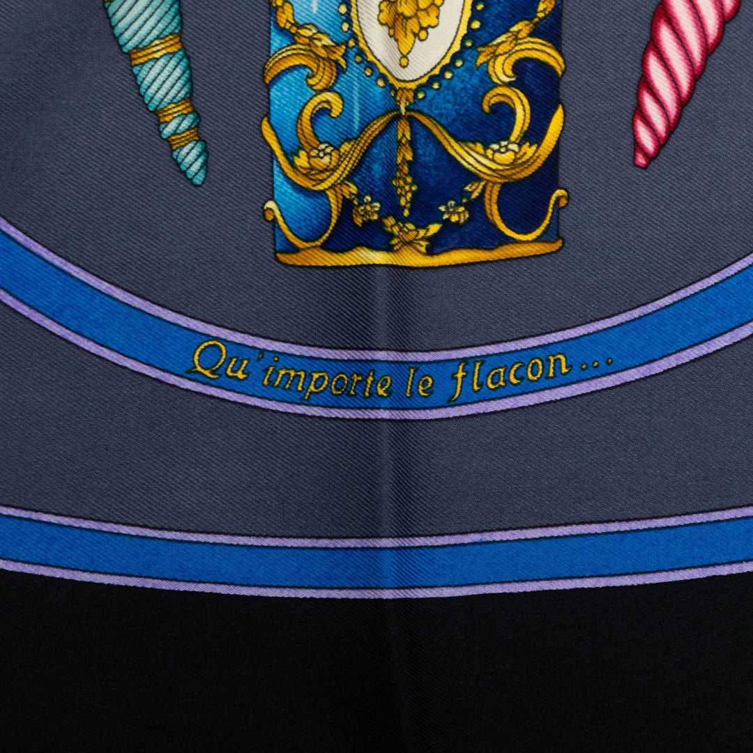 Hermès Qu Importe Le Flacon Foulard 90 Bleu – vue 2 – GABY PARIS