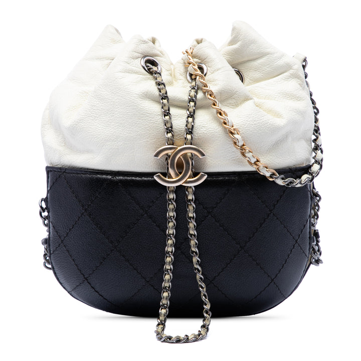 Chanel Small Bicolor Matelassé Cuir de veau Gabrielle Bucket Sac