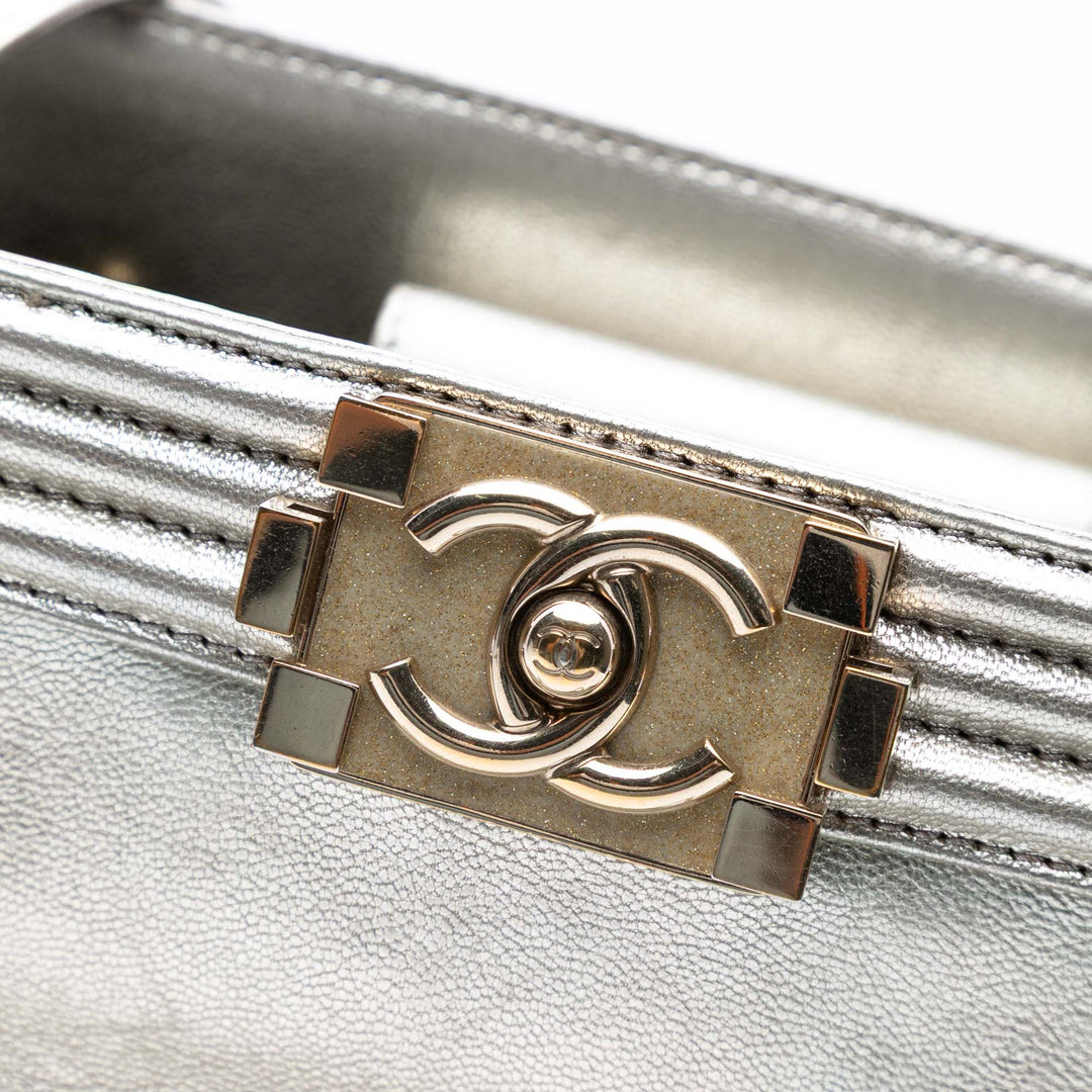 Chanel Large Bicolor Metallic Cuir de chèvre et Cuir de veau Boy Cabas