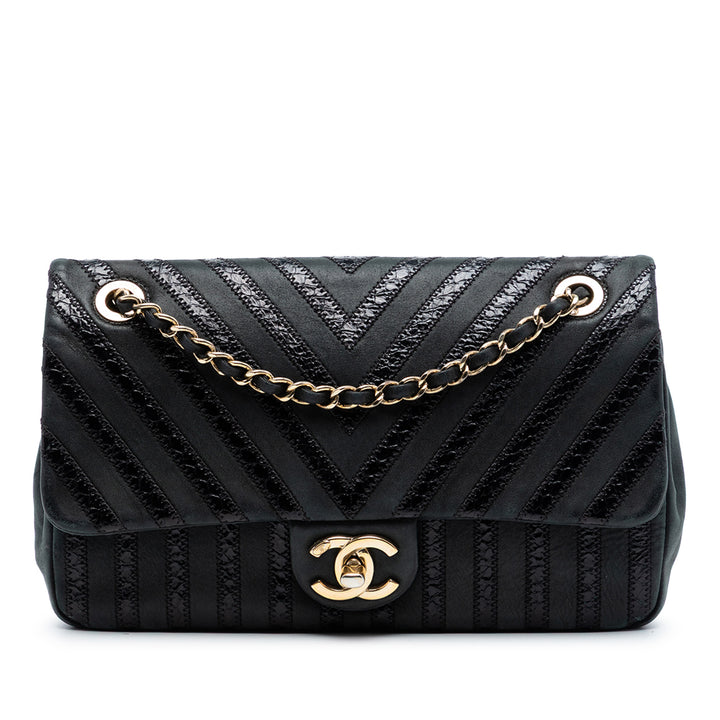 Chanel Chevron Python embossé Cuir de veau et Daim Simple rabat